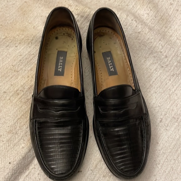 Size 7 Ballys snake skin loafers. Shoe trees included. Rarely worn. - Picture 2 of 7